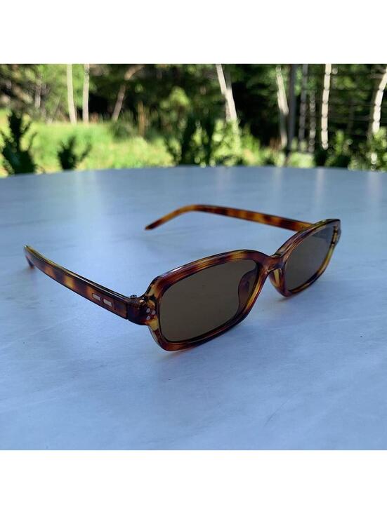 Accessories - Vintage y2k style cheetah print sunglasses. Tinted green Lenses. Very nice